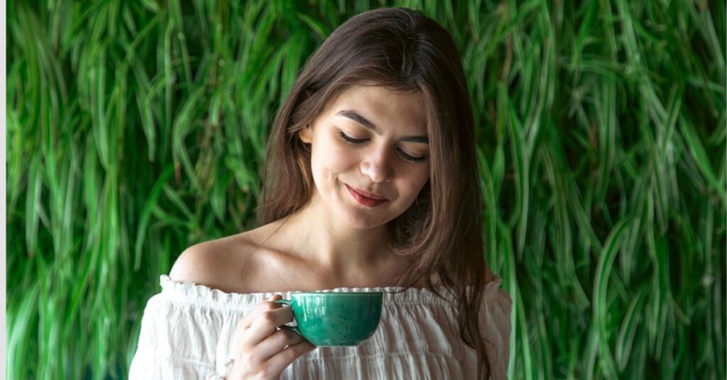 How Green tea Gives Soothing Sensitivity to Skin